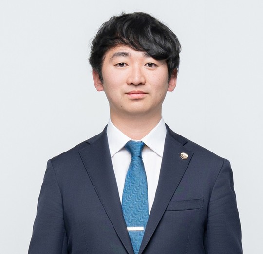 離婚問題などの一般民事に注力する「弁護士法人いろは（山梨・埼玉）」所属弁護士・小尾若菜（おび わかな）のプロフィール写真