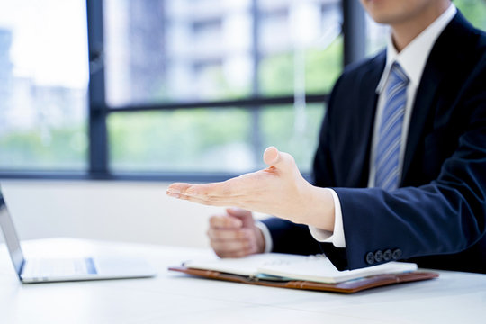 弁護士が直接お話を伺い、法的アドバイスや今後の見通し、費用のお見積りをご説明する法律相談のイメージ